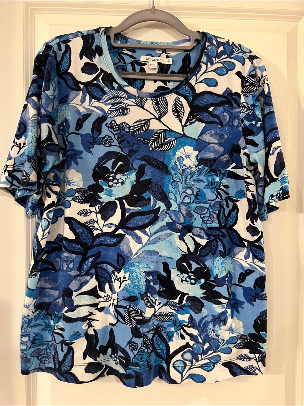 Chico's Multitone Blue Floral Tee